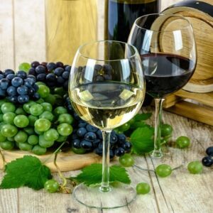il corso online di enologia e viticoltura permette di conoscere le tecniche di degustazione e di produzione e conservazione del vino, di coltivazione della vite