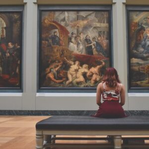 Il corso di Scuola d'Arte permette di apprendere l'arte e la sua trasformazione nel tempo
