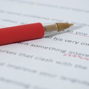 il corso di editor e correttore di bozze è utile per apprendere come funziona l'editing e la correzione di testi e articoli